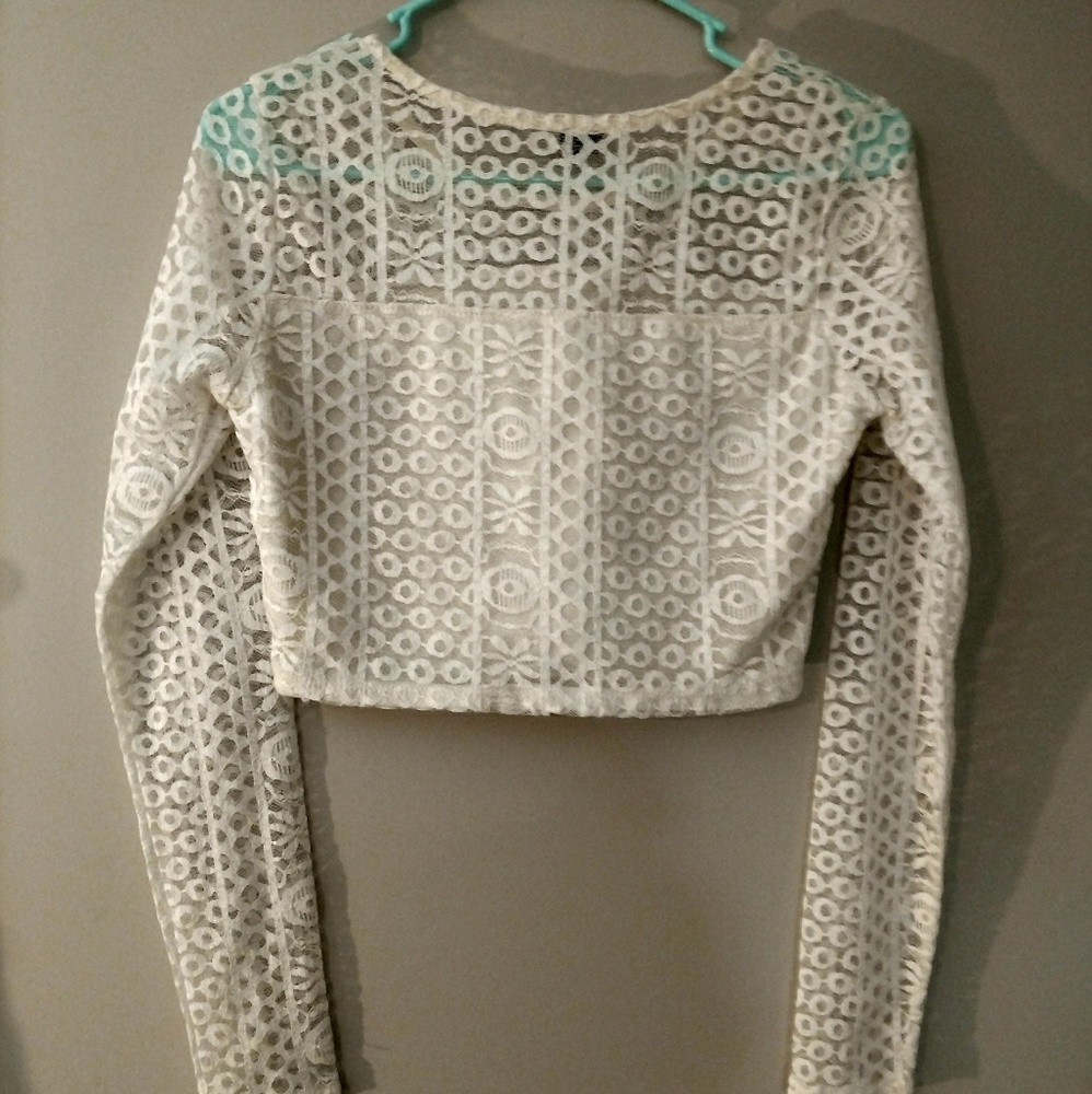 Long sleeve lace crop top size small